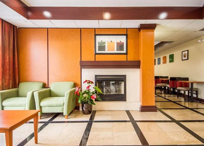 Comfort Inn & Suites Oakland Airport