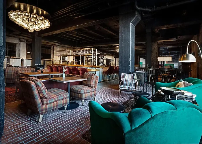 Crossroads Hotel