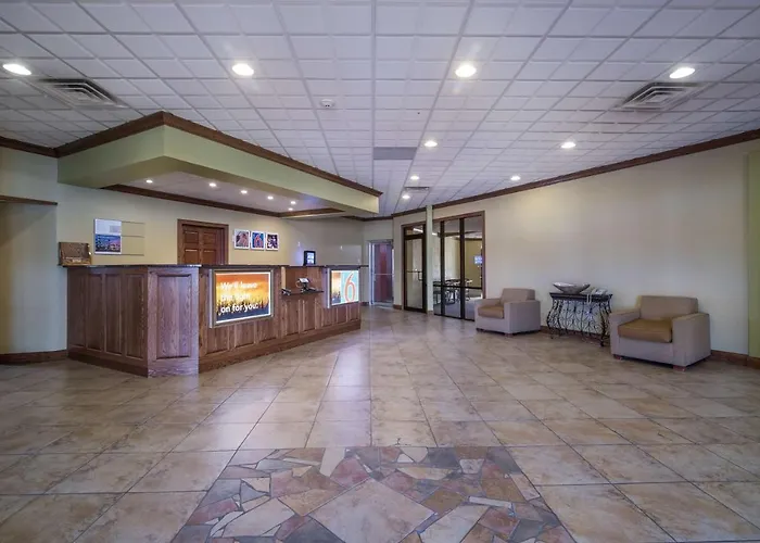 Badlands Inn & Suites