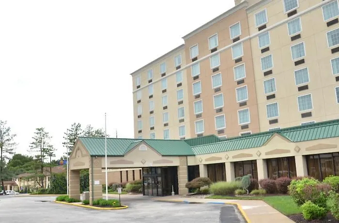 Holiday Inn & Suites Philadelphia-Runnemede/Exit 3-New Jersey Turnpike