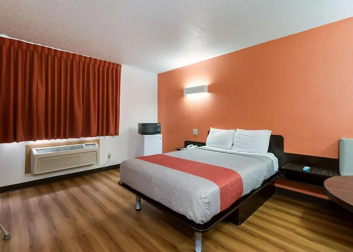 Motel 6-Davenport, Ia
