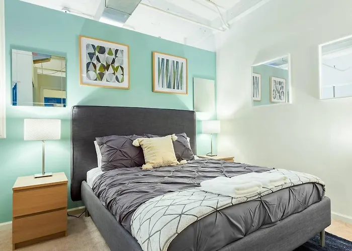 Trifecta 2Br Free Parking Modern Superhost