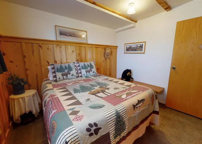 Juniper Ridge 5 Bedroom Family Cabin