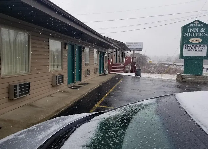 Perry-O Inn & Suites