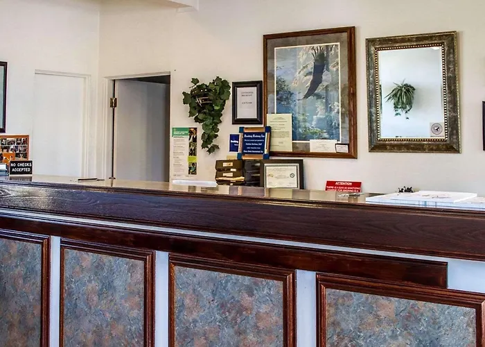 Rodeway Inn & Suites Roseburg