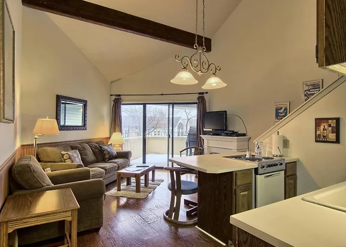 209 Pointes North Inn