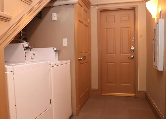 Stylish Downtown Studio In The South End, C. Ave #1