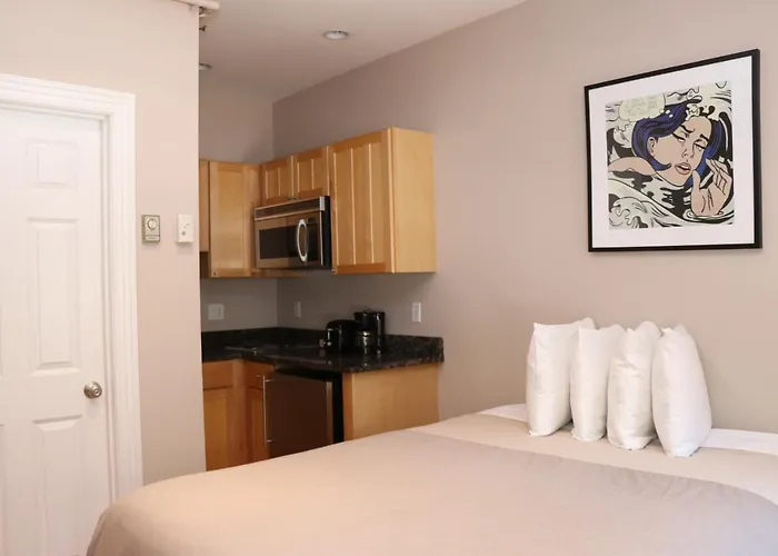 Stylish Downtown Studio In The South End, C. Ave #1