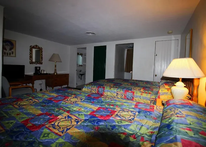 Topaz Lodge