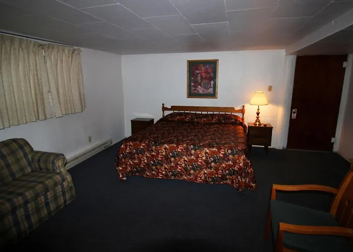 Topaz Lodge