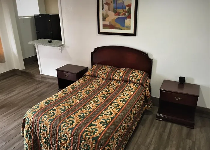 Palm Inn Motel - Montclair