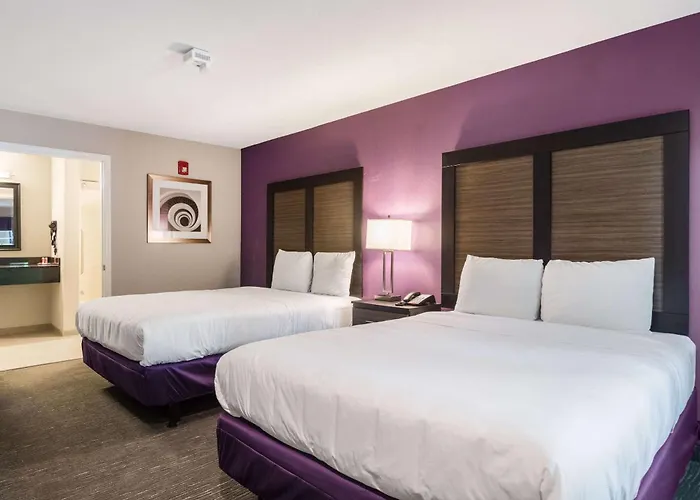 Econo Lodge Inn & Suites North Little Rock Near Riverfront
