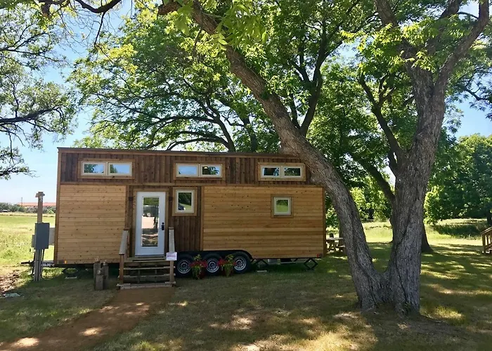 Montana Escape Elegant Tiny House In Waco Near Magnolia