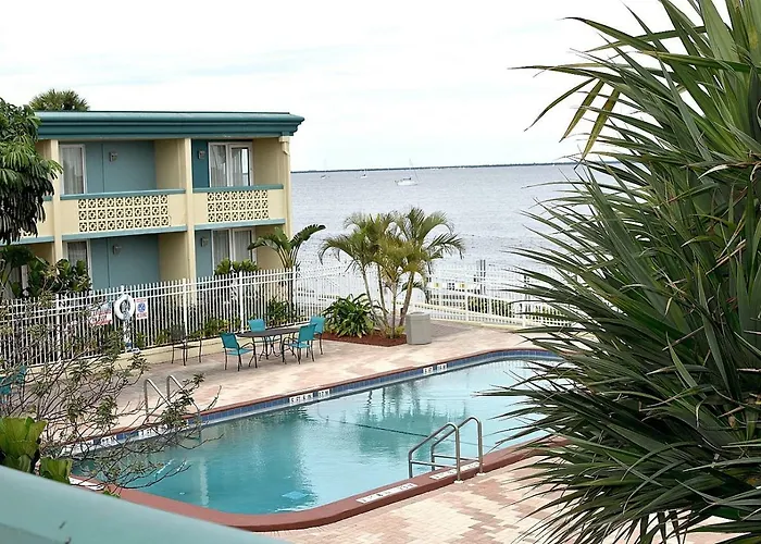 Punta Gorda Waterfront Hotel & Suites