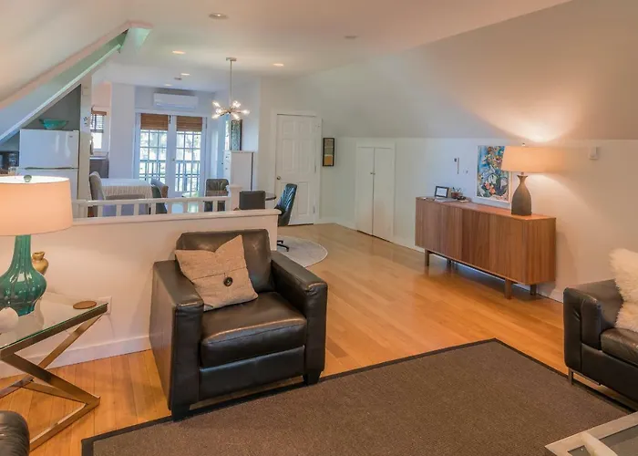 The Carriage House Loft