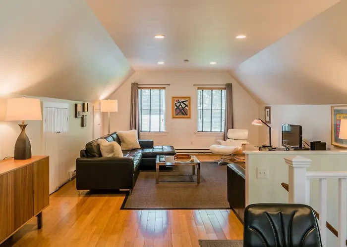 The Carriage House Loft