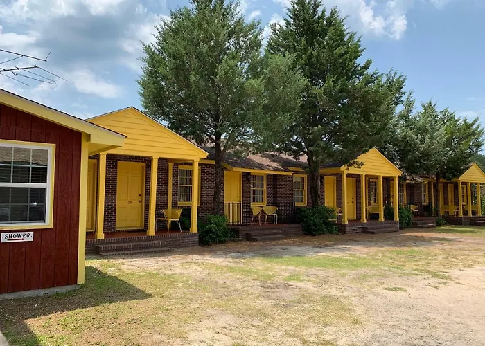 Dewitt Rooms & Cottages