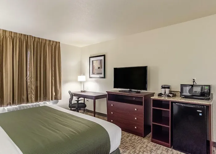 Cobblestone Inn & Suites - Bridgeport