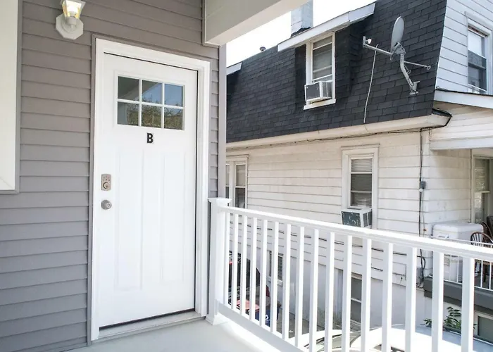 Lux 3 Bd - Perfect & Parking & Massive Patio