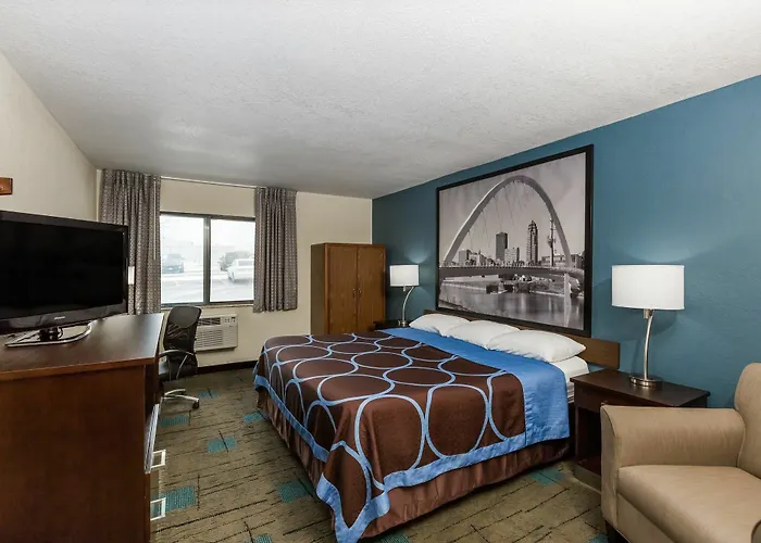 Super 8 By Wyndham Urbandale/Des Moines Area