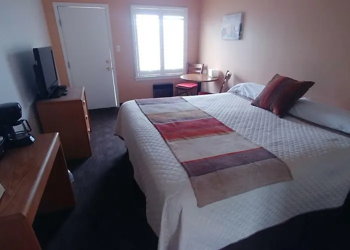 Blue Pine Motel