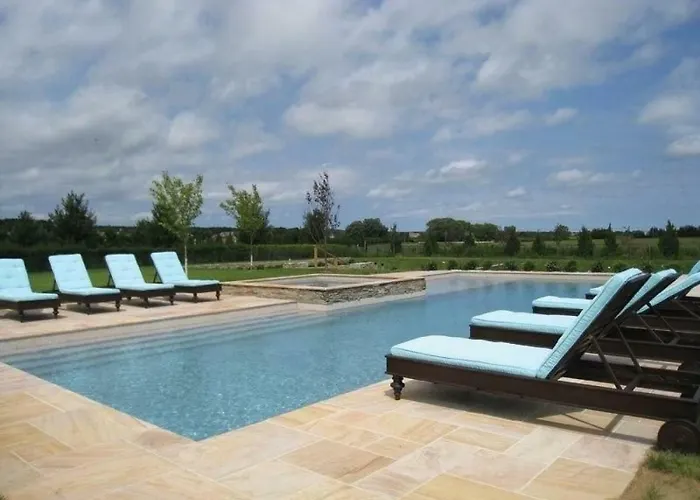 Villa Nectar - Heated Pool & Spa With Patio