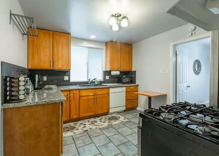 @ Marbella Lane 3Br House In Downtown Redwood City