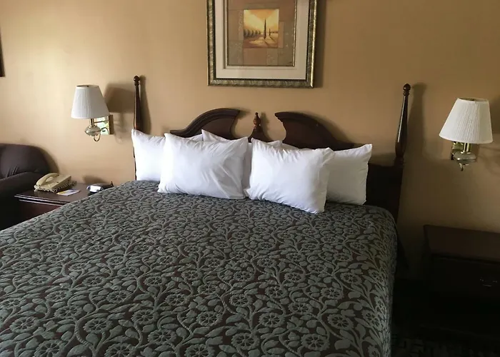 Days Inn By Wyndham Picayune