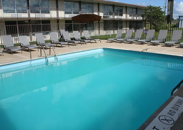 Clarion Inn & Conference Center