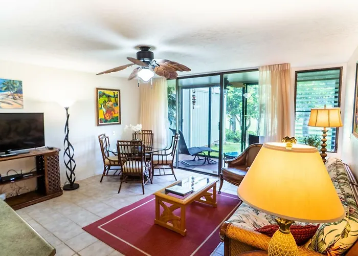 Elegant Turtle Bay Condo