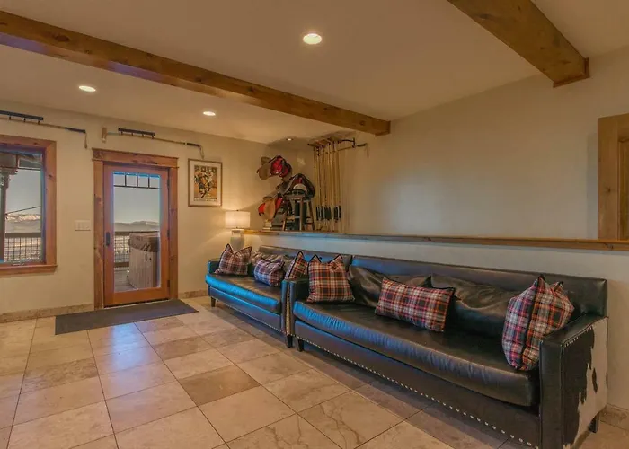 Skislope-Tahoe Villa