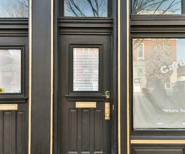 Luxury Apt W/ Spectrum Mood Lighting - Historic Cherokee Street Antique Row