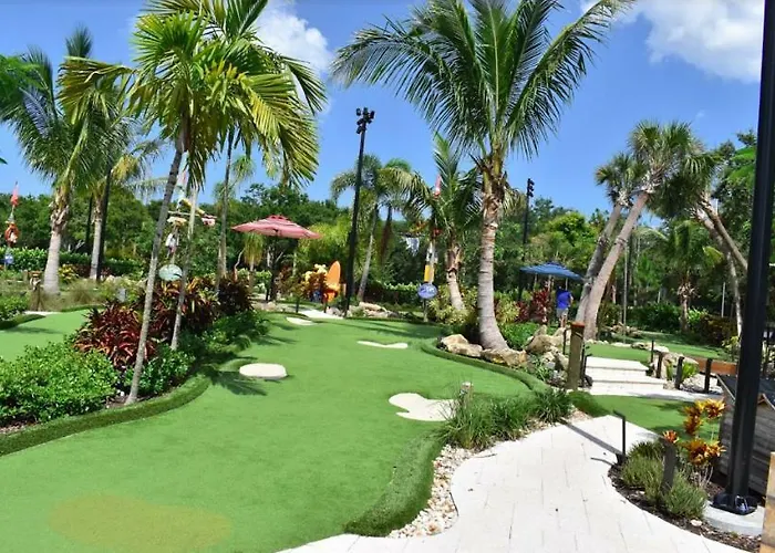 Jupiter Waterfalls - Newly Updated - Tiki Hut, Fire Pit, Kitchen, Pool Heater And More