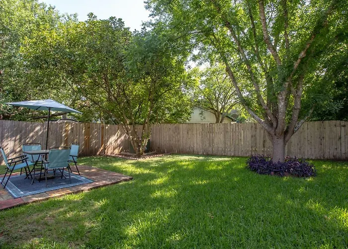 Comfortable, Family And Business Friendly 2Bd/2Ba House In North Austin