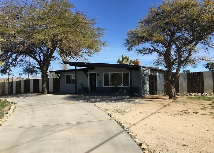 Desert Serenity In Yucca/Joshua Tree W/Ac & Fire Pit