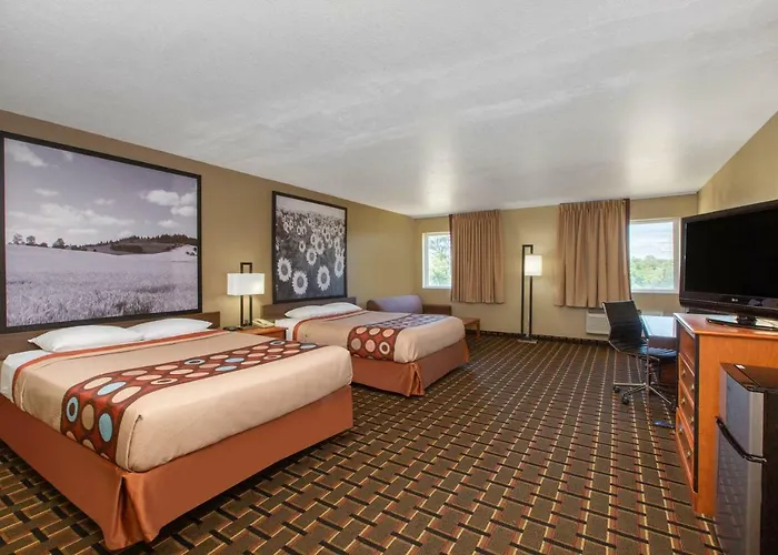 Super 8 By Wyndham Ottawa