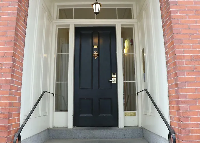 Charming & Stylish Studio On Beacon Hill #8