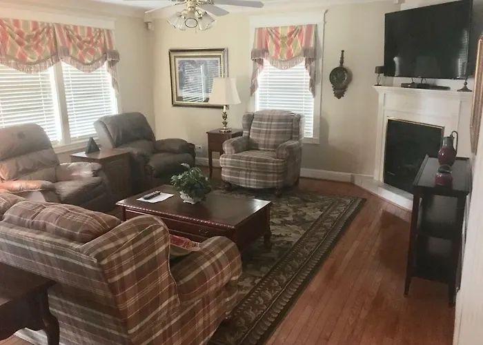 Downtown Abode In The Heart Of The Bourbon Trail