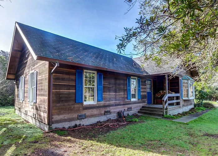 Fort Bragg Cottage - Walk To The Beach & Bluffs