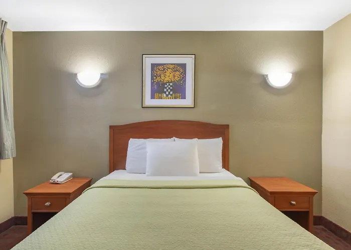 Days Inn By Wyndham Elmsford