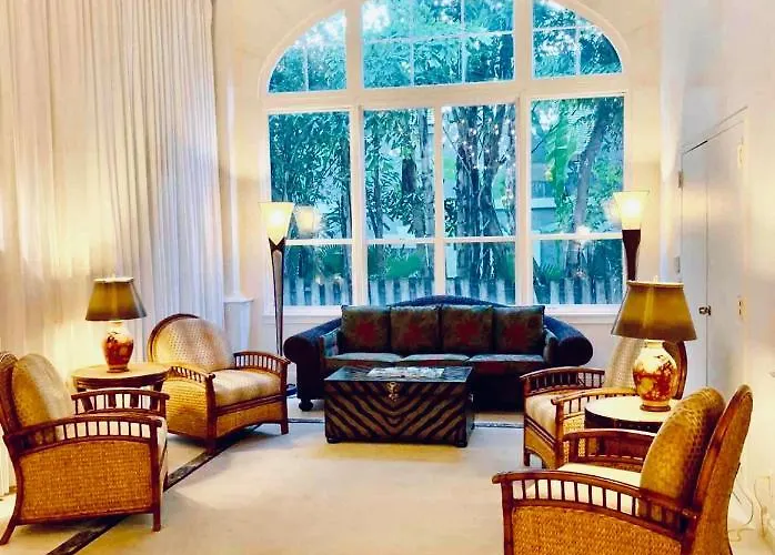 Cozy Studio In The Heart Of The Palm Beach Island