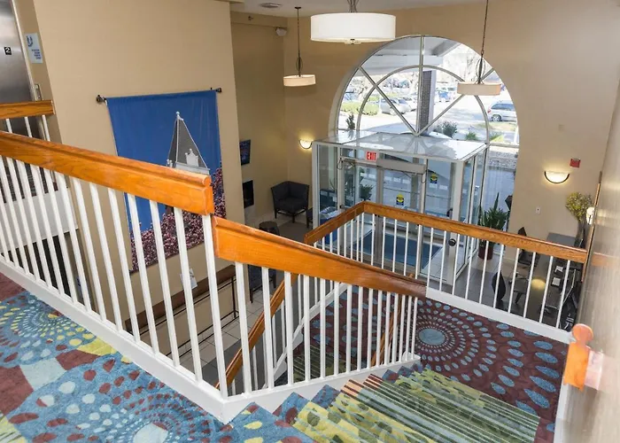 Holiday Inn Express Des Moines-At Drake University, An Ihg Hotel