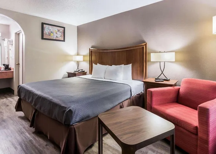 Econo Lodge Gainesville Downtown Area