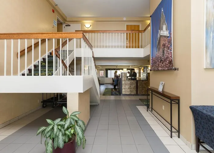 Holiday Inn Express Des Moines-At Drake University, An Ihg Hotel