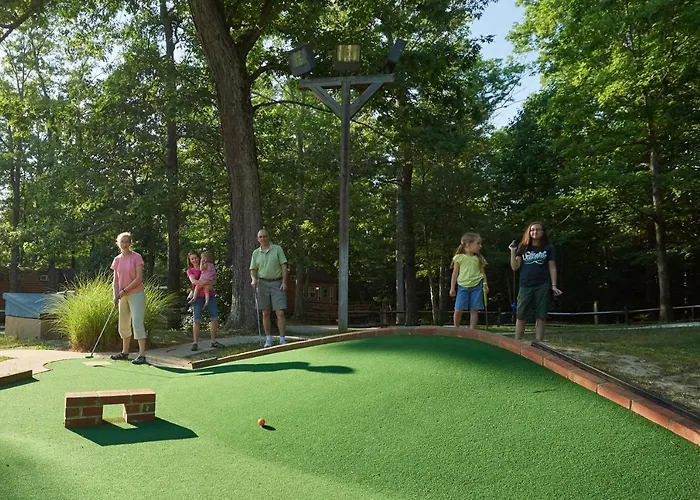 Williamsburg Camping Resort 28 Ft. Park Model 11