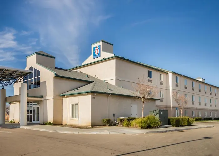 Howard Johnson By Wyndham Lemoore Near Naval Air Station