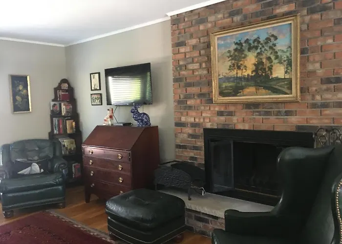 Derinda House