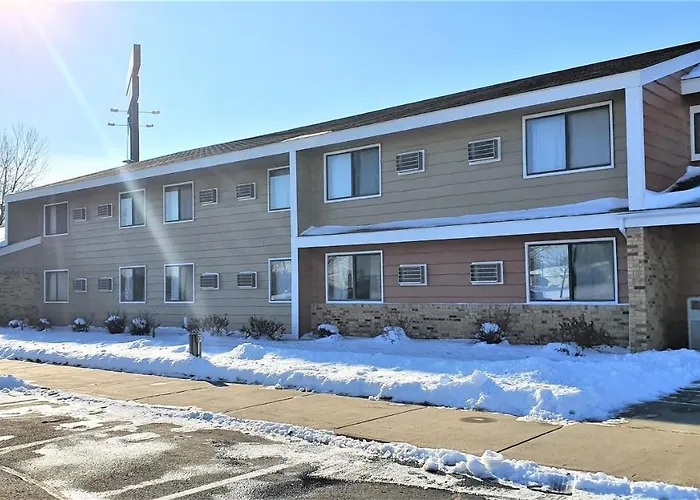 Amerivu Inn & Suites-Avon