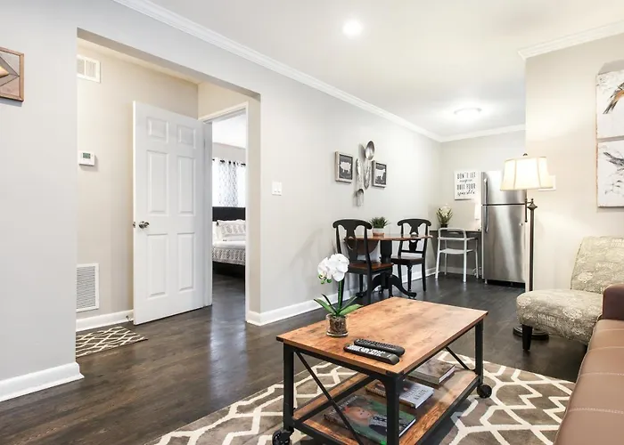 Stylish Onebedroom In Popular Virginia Highland 3Miles To Mercedes Benz Stadium