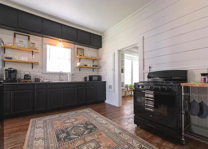 Restored 1930S Uptown Bungalow 2 Min. To Magnolia
